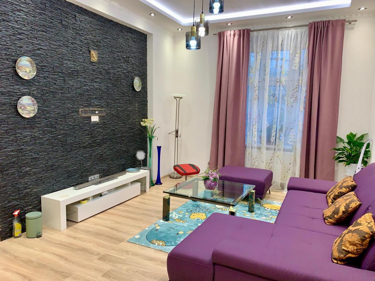 Galaxy Apartment การ์โลวีวารี ภายนอก รูปภาพ